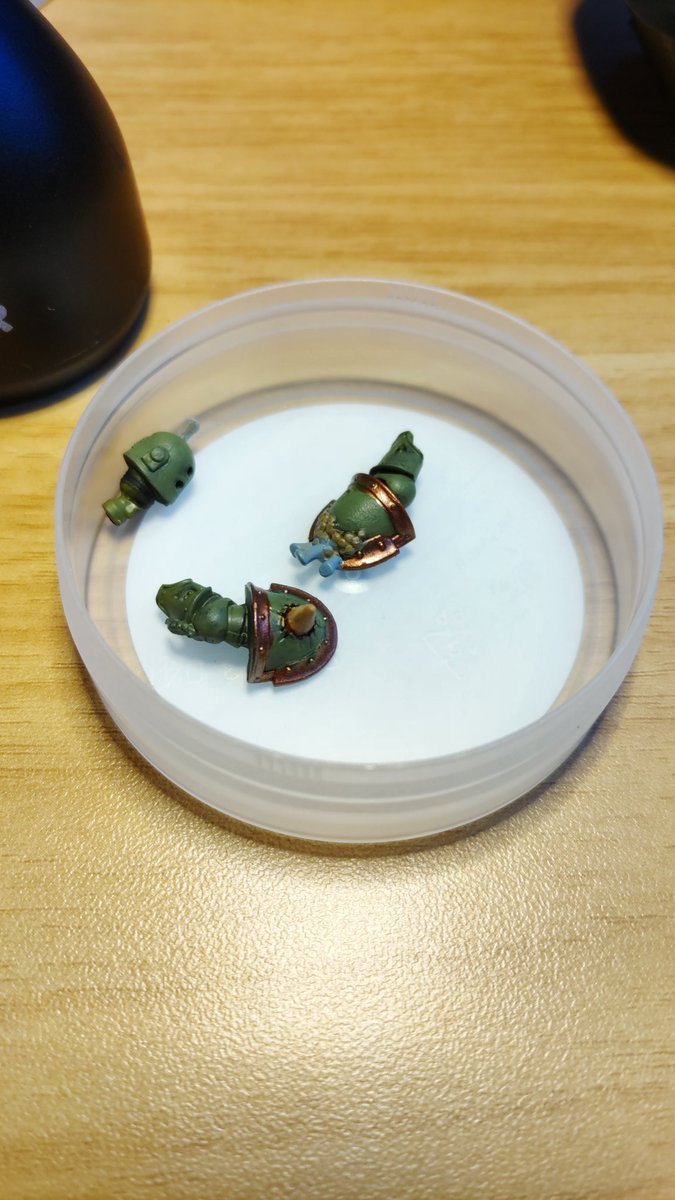 2 uninterrupted hours of painting. Staring my plague Marines killteam!
#warhammer40k
