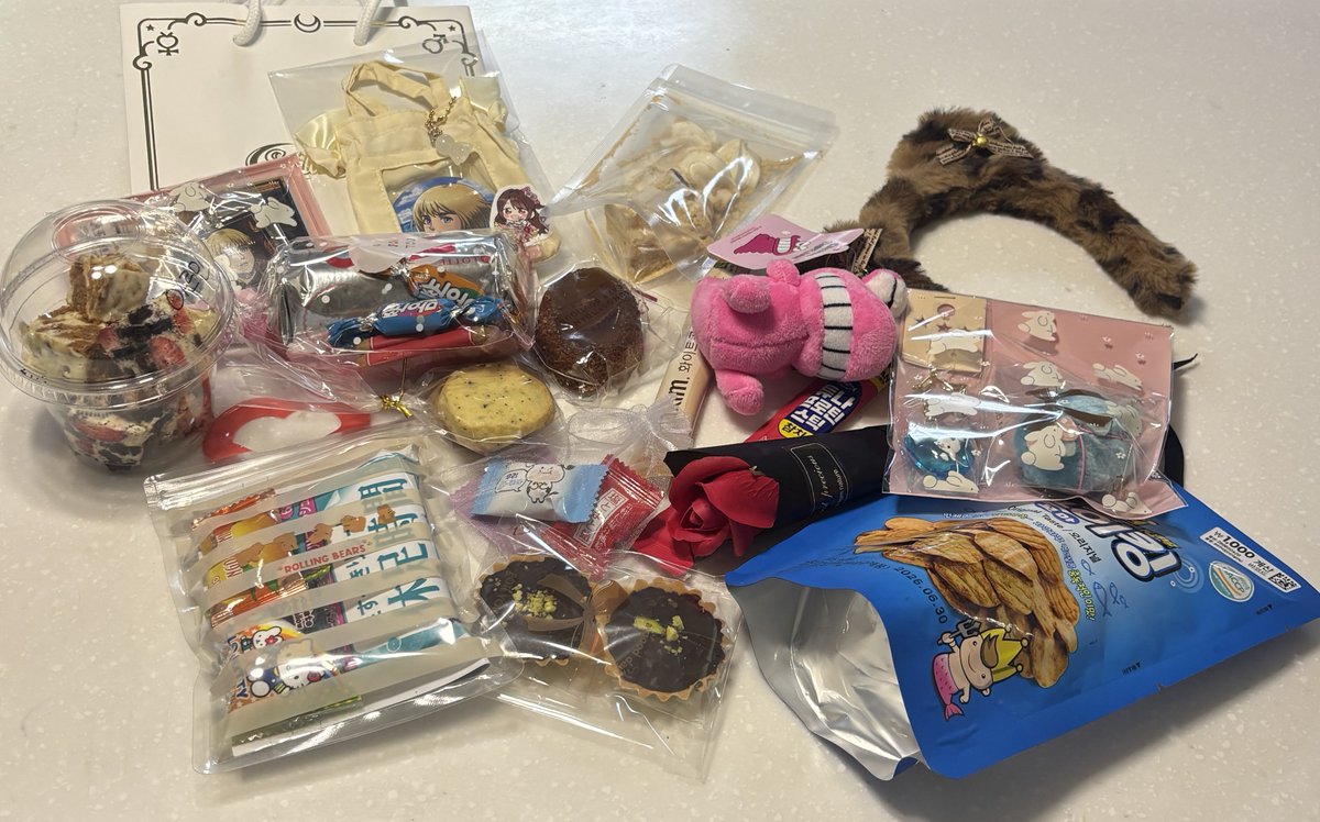 #거인상사후기
아르민 스탭이었던 프케입니다! ٩(｡θᗨθ｡)۶
더운 날씨에도 자리에 참석해주신 신입사원 여러분들과
행사 준비로 고생하신 주최님 및 전 스탭분들 덕분에 
너무너무 즐거운 시간이었어요 (*˘︶˘*)
모두들 정직원이 되어 만나길 바라요..! 
애정 담긴 선물들도 감사히 받겠습니다🫶