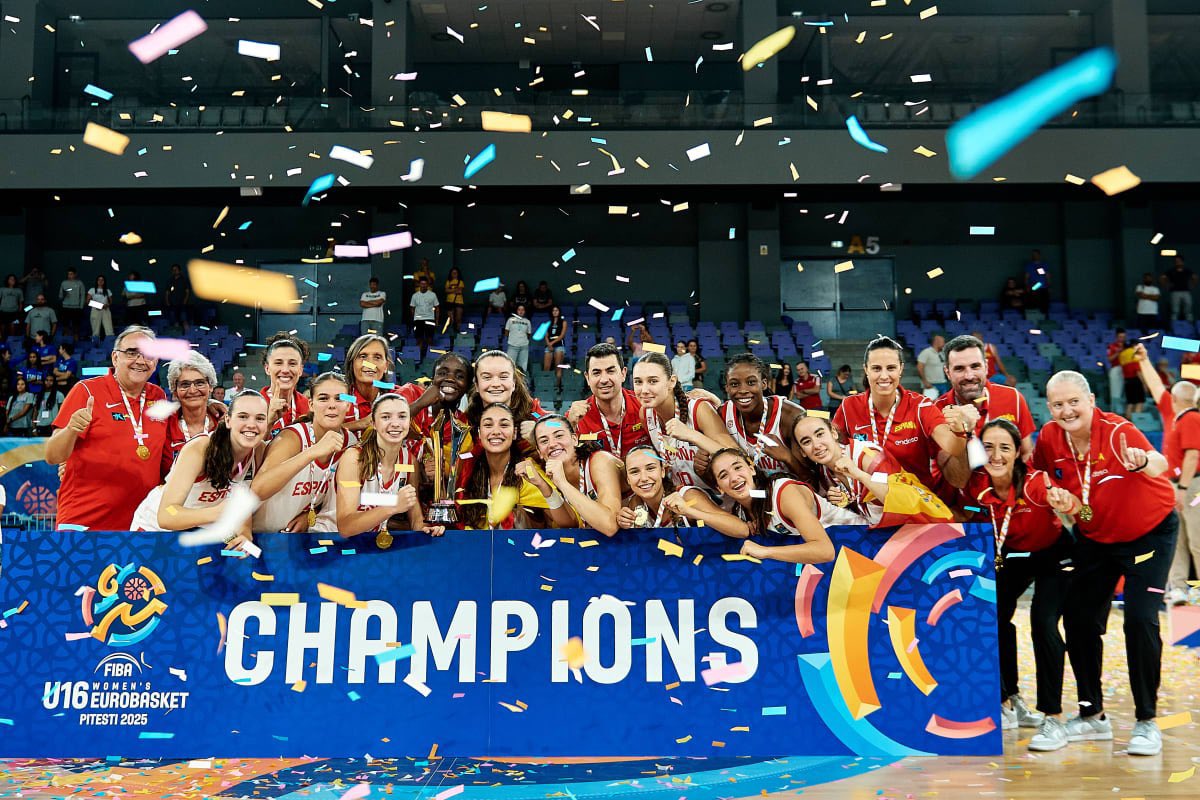 🥇 𝐂𝐀𝐌𝐏𝐄𝐎𝐍𝐀 de Europa 🥇

Aldara Rodríguez se corona campeona continental con la Selección Española #U16F 🇪🇸 tras vencer a Eslovenia en la final por 62-47.

Un oro histórico que refleja el talento y el futuro de nuestra cantera. 🩵