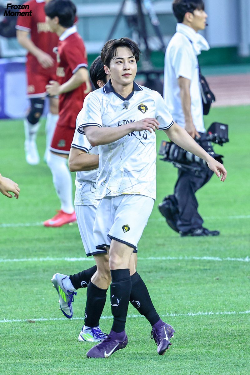 250823 몸 푸는 것도 날갯짓 마냥

#XIUMIN #시우민