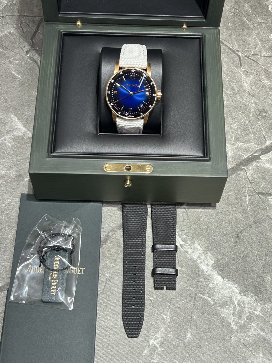 chiitokeyoyogi's tweet image. 大変美しいモデルでございます！
弊社での販売価格3,148,000円、銀行振込にて2,980,000円でのご案内です！
是非ご検討宜しくお願い致します！

商品HP→
chiitoke.com/products/detai…

#腕時計 
#オーデマピゲ
#コード1159