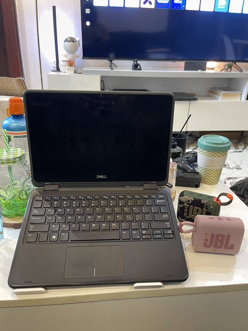 Val Gadgets tweet media