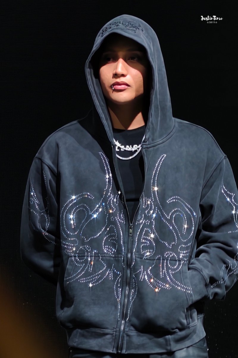 JustinTime_98's tweet photo. 250824 SB19 Simula at Wakas World Tour Concert in Singapore 

#SB19_KEN @felipsuperior

SINGAPORE ROARS WITH SB19
@SB19Official #SB19
#SaWWorldTourSG https://t.co/161f59Pohx
