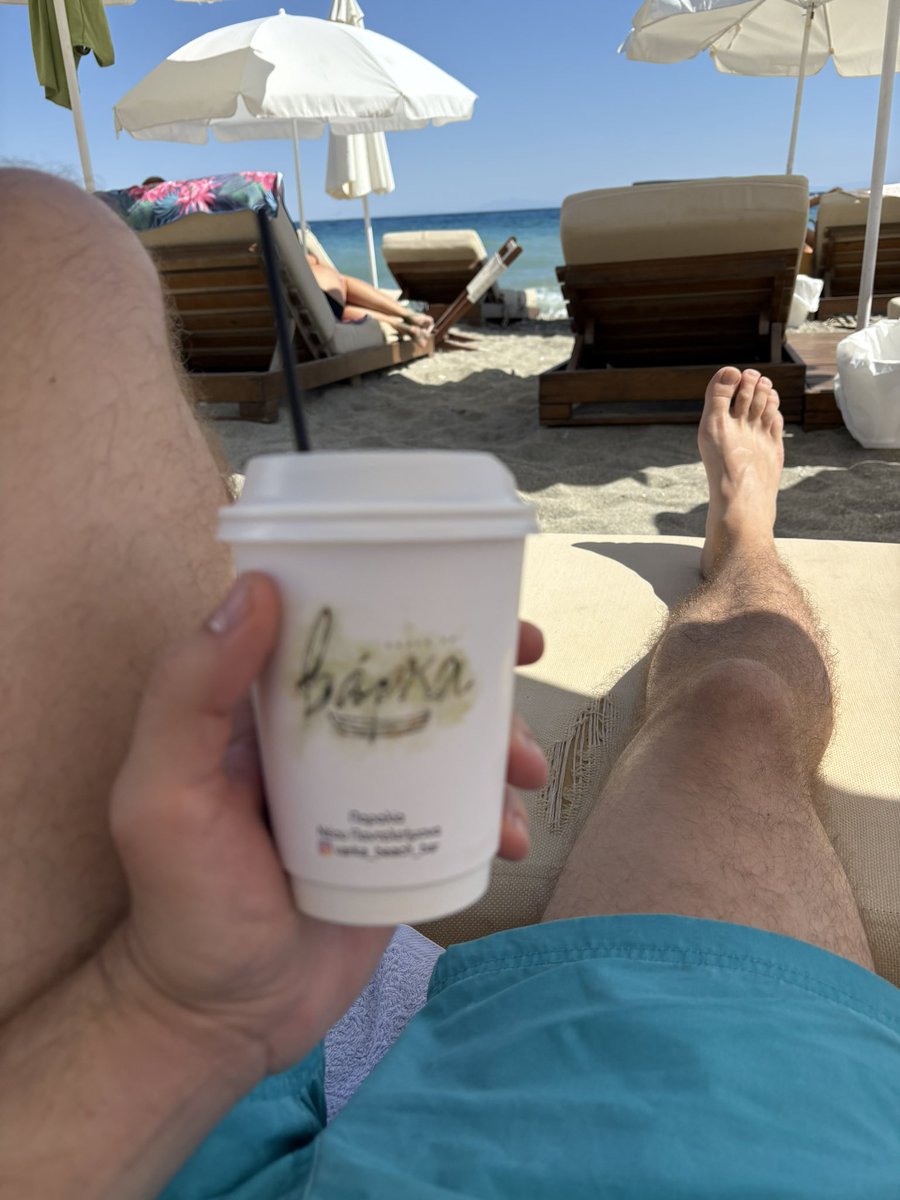 Η εκπομπή περιέχει τοποθέτηση προϊόντος… (φλεξάρω πόδι, #not)