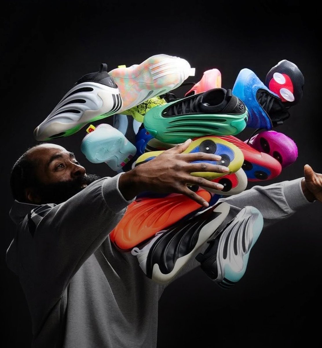 « Dès que tu le vois, tu te dis : “Wow, c’est quoi ça ?”
Puis tu comprends : “Ça, c’est la Harden. C’est une Volume.” »  – James Harden <a href="/JHarden13/">James Harden</a> ✨

Un style unique. Un swag qui ne s’invente pas.
#Harden #HardenVolume #HardenVol
#paire #Basket #Basketball