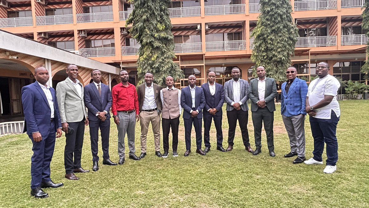 FcPotts's tweet image. How the boys turned up to show love to our own🫣 

Congratulations Coach Godi