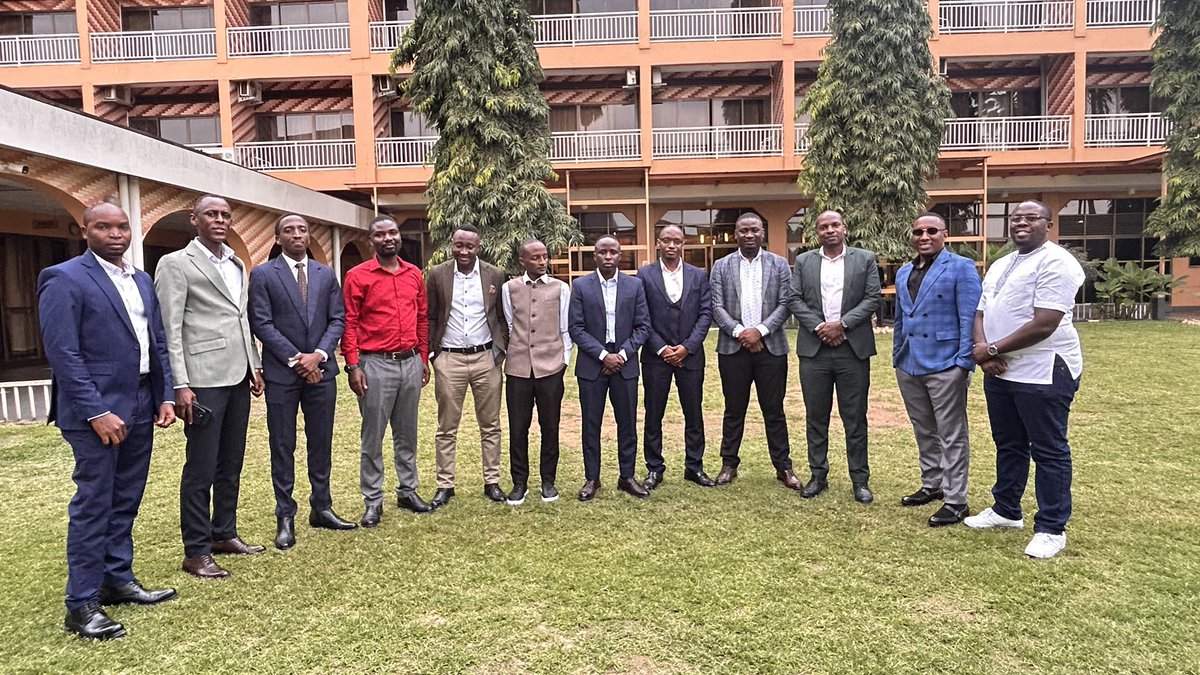 FcPotts's tweet image. How the boys turned up to show love to our own🫣 

Congratulations Coach Godi