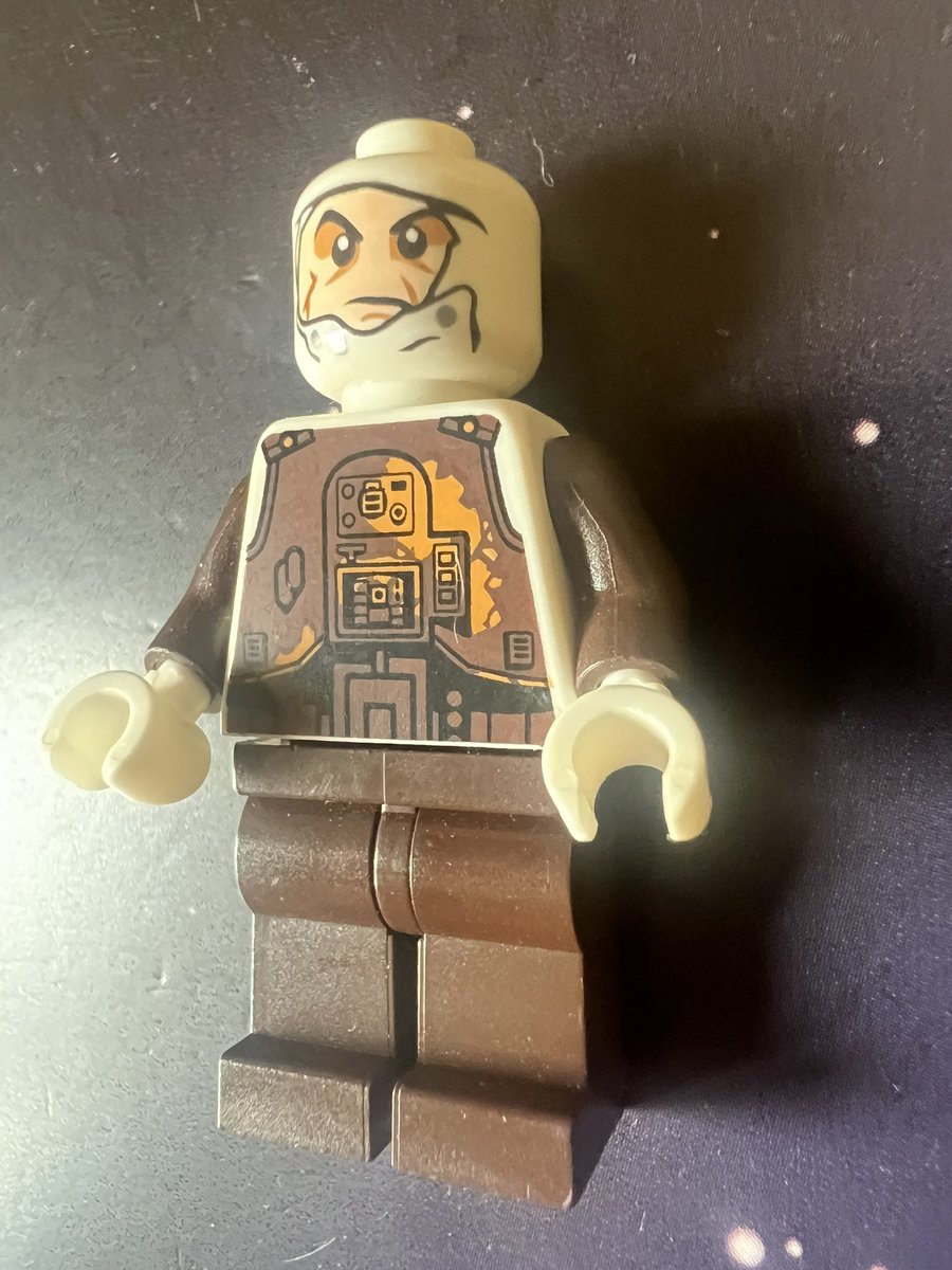 MRCompletionis's tweet photo. Picked up this classic bounty hunter… LEGO Star Wars Dengar ✨ The underrated legend from Empire Strikes Back is finally in the collection!
#LEGO #StarWars #BountyHunters #LEGOStarWars #Dengar #AFOL #StarWarsLEGO https://t.co/s7EqoxV0cT