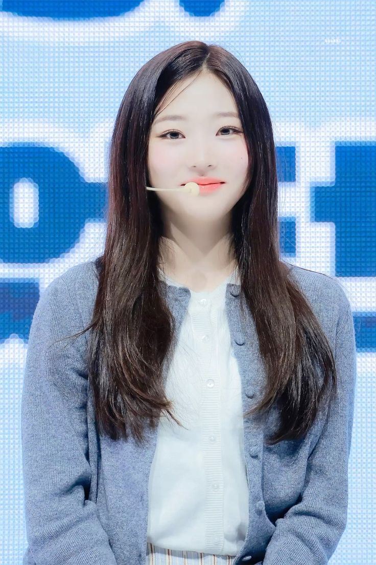 ่ณด, ๐๐ก (@elenieljoel) on Twitter photo ๏ธ๏ธ ๏ธ๏ธ
Ia menghela napas singkat, menatap penonton dengan mata yang berbinar.
โMalam ini, sama-sama kita buat momen yang nggak akan pernah terlupakan. Setuju?โ
Eleniel tersenyum, lalu memberi kode pada <a href="/DEARSYLVlE/">CONNECT ๐ เฃช ึดึถึธ โก EVERiHEARTS: SYLVIE ๐พ</a> untuk melanjutkan perkenalannya.
๏ธ๏ธ ๏ธ๏ธ
๏ธ๏ธ ๏ธ๏ธ ๏ธ๏ธ
Ia menghela napas singkat, menatap penonton dengan mata yang berbinar.
โMalam ini, sama-sama kita buat momen yang nggak akan pernah terlupakan. Setuju?โ
Eleniel tersenyum, lalu memberi kode pada <a href="/DEARSYLVlE/">CONNECT ๐ เฃช ึดึถึธ โก EVERiHEARTS: SYLVIE ๐พ</a> untuk melanjutkan perkenalannya.
๏ธ๏ธ ๏ธ๏ธ
๏ธ๏ธ