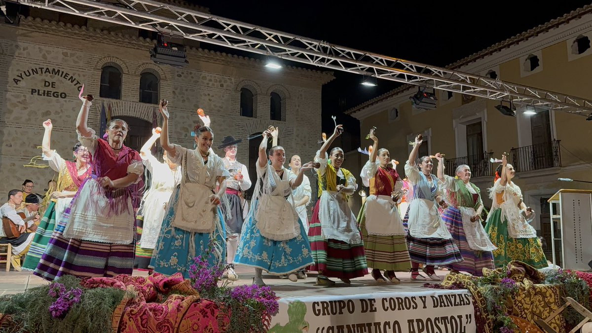XIII Festival de Coros y Danzas Santiago Apóstol de Pliego.

🔗 pliego.org/actualidad/xxi…