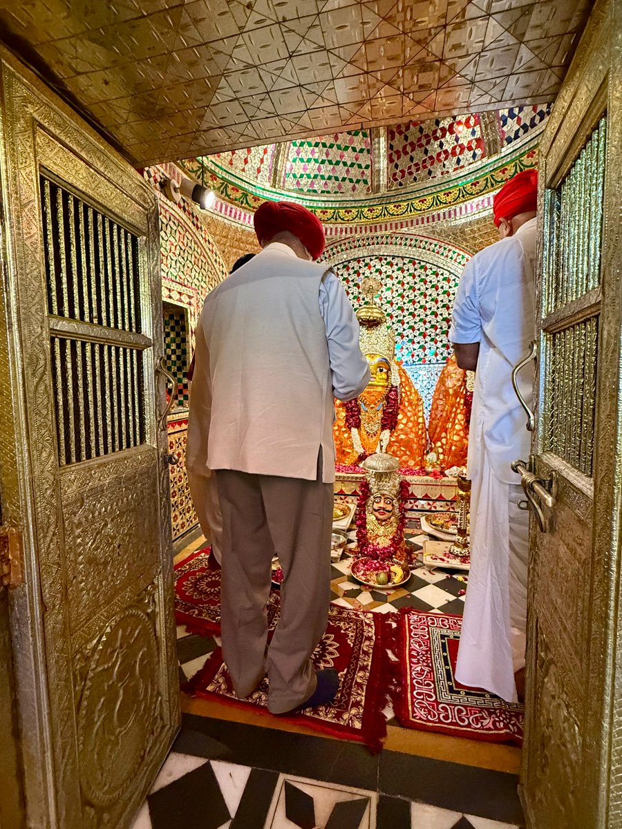 Manvendra Singh (@manvendrajasol) on Twitter photo आज संसदीय क्षेत्र के पचपदरा स्थित सांभरा आशापुरा मन्दिर में माननीय केंद्रीय पेट्रोलियम मंत्री श्री हरदीप सिंह पुरी जी के साथ दर्शन कर मां आशापुरा से क्षेत्र की खुशहाली व समृद्धि की कामना की। <a href="/HardeepSPuri/">Hardeep Singh Puri</a>
#Pachpadra #Barmer #Balotra #Jaisalmer आज संसदीय क्षेत्र के पचपदरा स्थित सांभरा आशापुरा मन्दिर में माननीय केंद्रीय पेट्रोलियम मंत्री श्री हरदीप सिंह पुरी जी के साथ दर्शन कर मां आशापुरा से क्षेत्र की खुशहाली व समृद्धि की कामना की। <a href="/HardeepSPuri/">Hardeep Singh Puri</a>
#Pachpadra #Barmer #Balotra #Jaisalmer