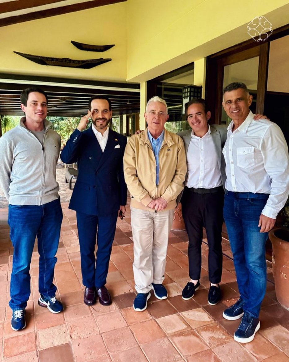 Jesse7022's tweet image. #LaFeriaDeLasFlores
#PactodeCorruptosyChuchos