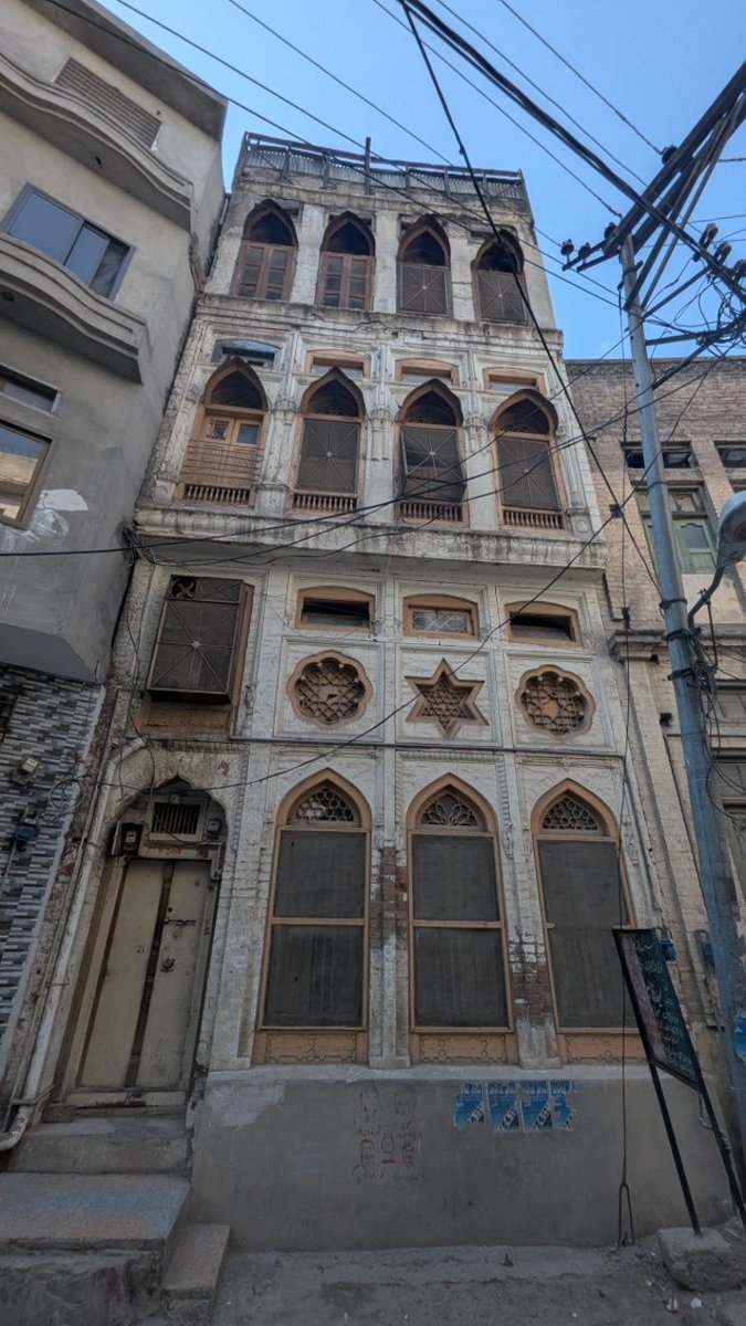PeshTravelGuide's tweet image. Architectural Mansions of Peshawar City, a symbol of Colonial era raminants.
#lonelyplanet #pakistantourism #travelblogger #tourism #backpacker #europeantraveler