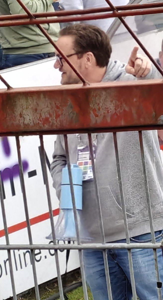 Weiß einer wie unser neuer capo heißt?