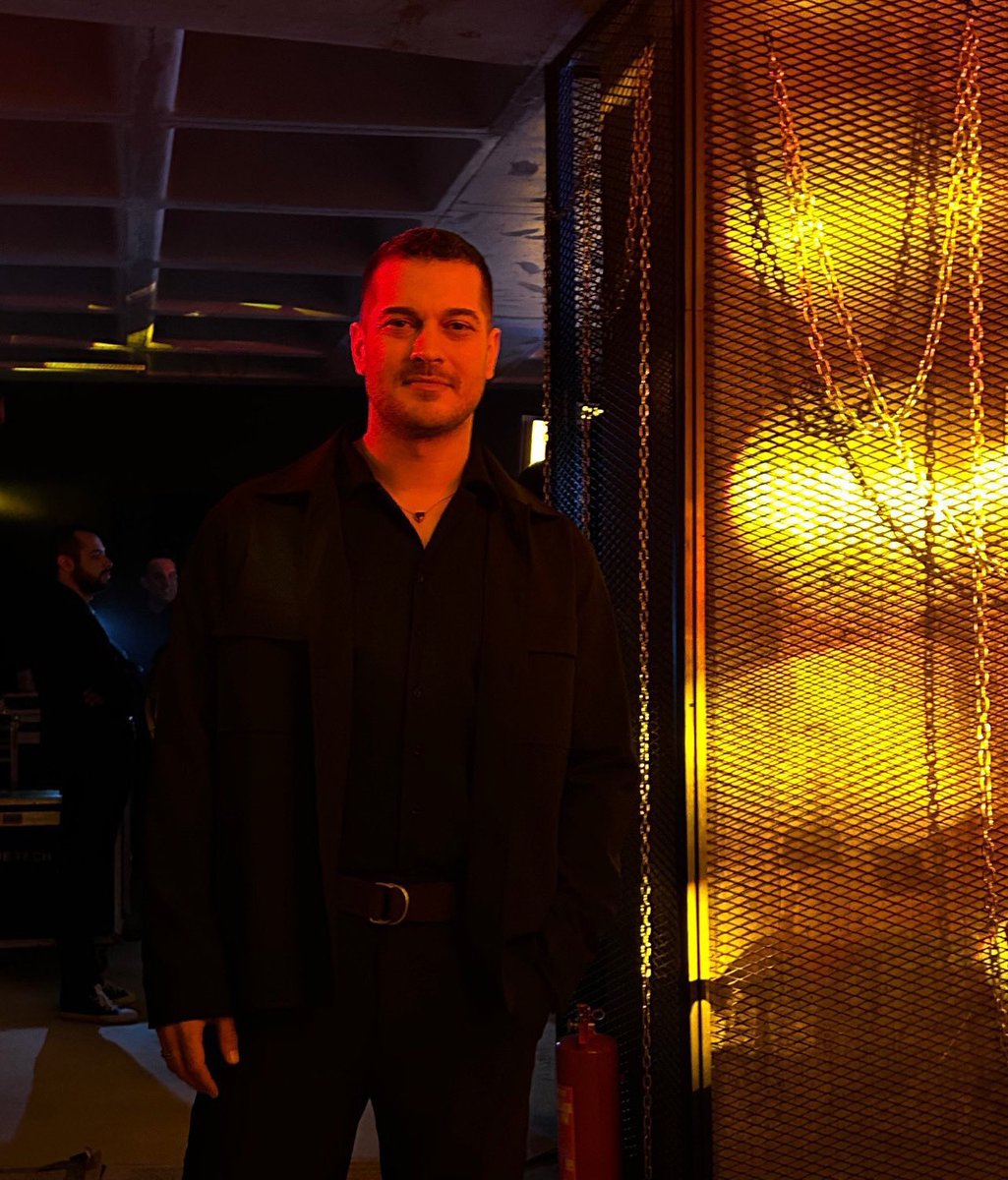 Seni varya fena özledim bil yani