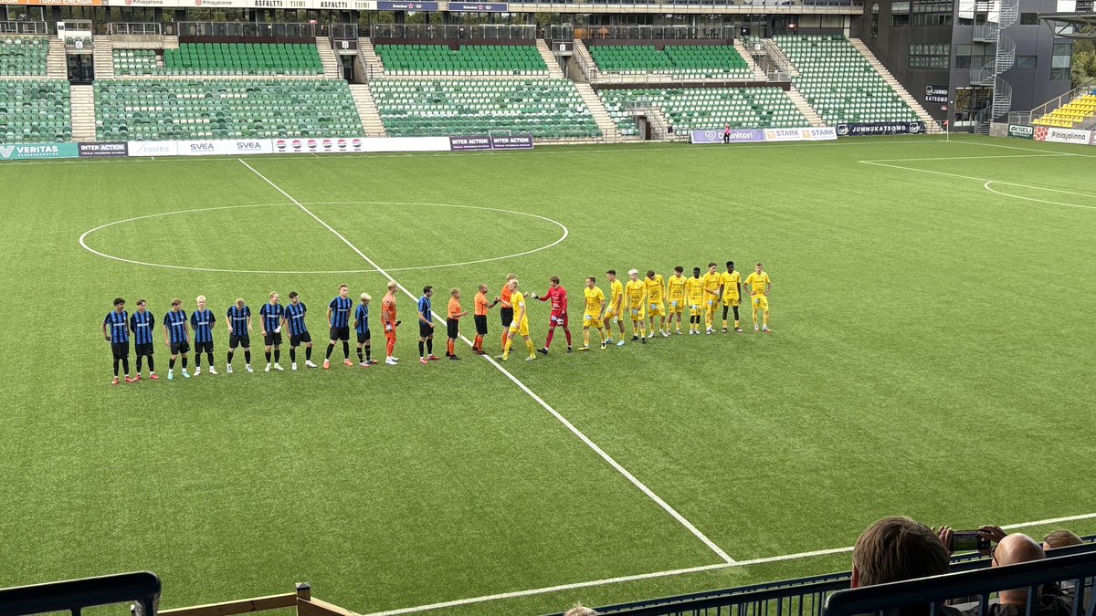 jkakonen's tweet image. Ykkösen runkosarjan toiseksi viimeinen kierros on tuonut tasuriherkän OLS:n sateiselle Kupittaalle. Elokuun kompuroineella kotijoukkueella puolestaan näytön paikka, jotta paikka yläloppusarjassa varmistuisi. #FCInter2 #OLS #Ykkönen