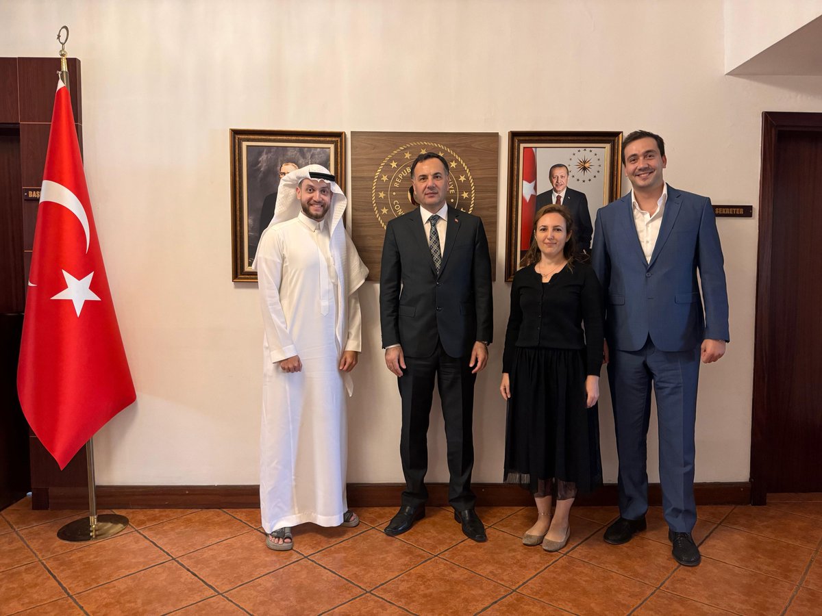 Başkonsolosluğumuza yaptığı nezaket ziyareti için Avukat ve Hukuki Danışman Mutasim Maher Abdulmalik ile Avukat Tevfik Kerem Bilen’e teşekkür ediyoruz.