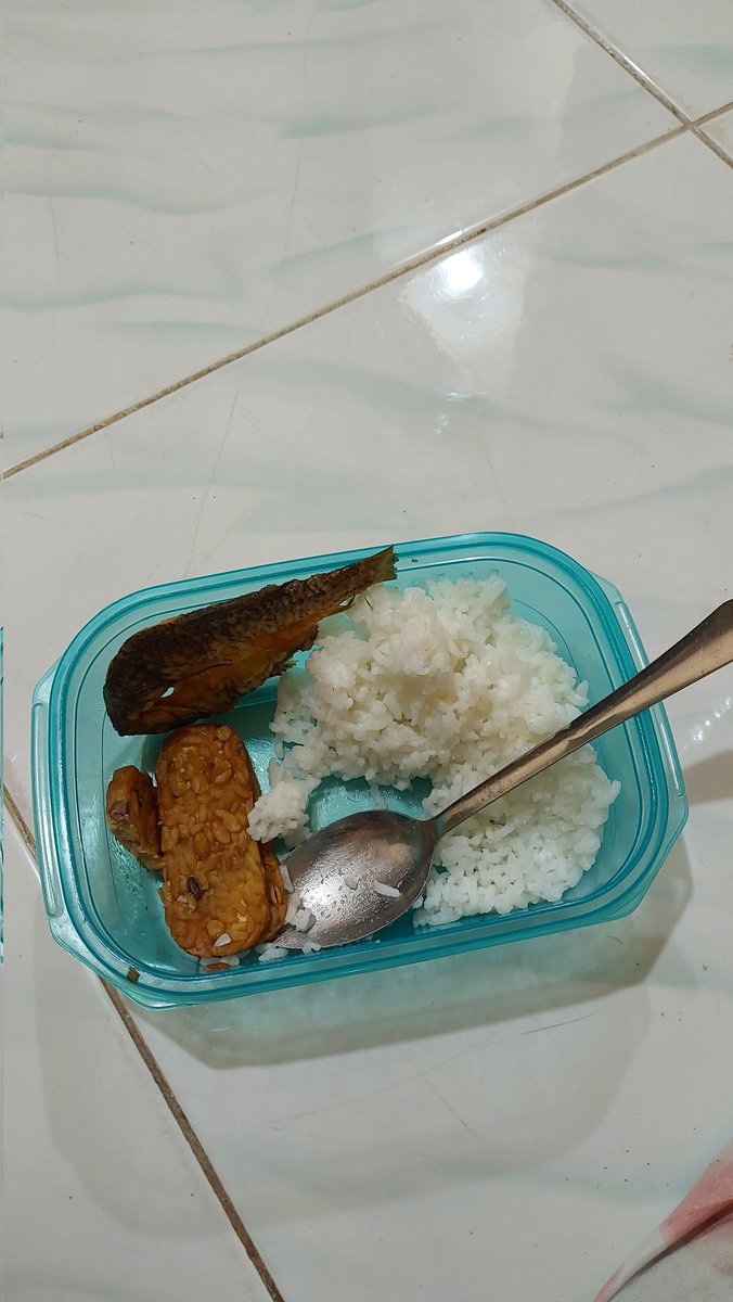 ayakgnaro's tweet photo. Kepada hari ini, bisa menikmati dengan senang hati. https://t.co/4UrsUimEns