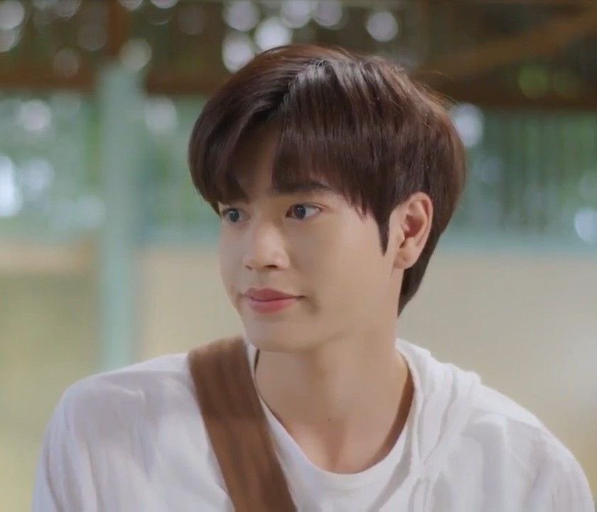 : น้องคนนั้นใครอะน่ารักจัง
: ครูคนใหม่ 
: ถ้ากุจะ จี- 
: อย่าแม้แต่จะคิด