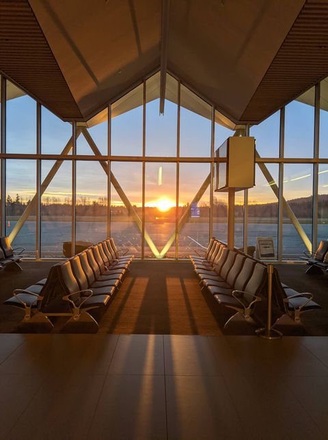 Our departure lounge offers the most stunning sunrise views. Have you taken an early morning flight recently? We would love to see your pictures! #NanaimoAirport #FlyYCD #Sunrise