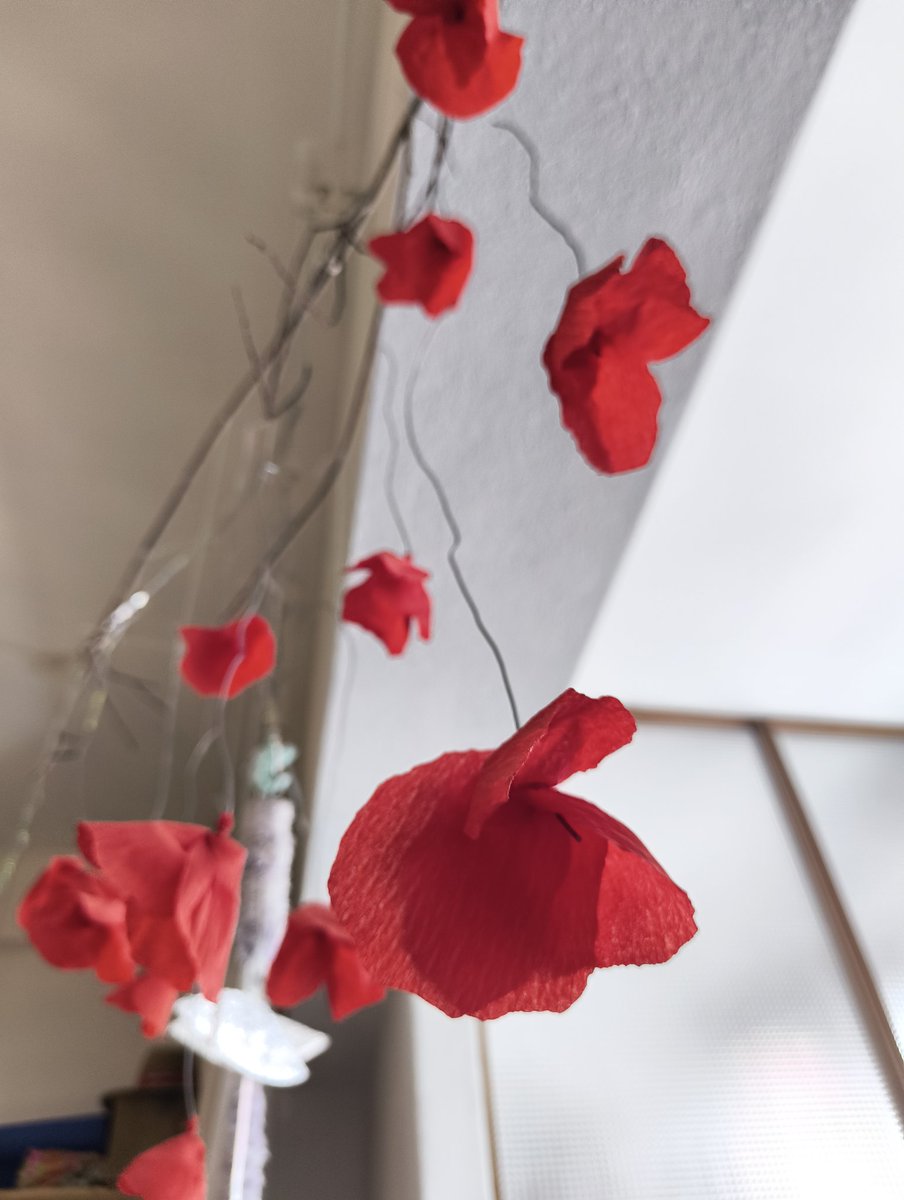 Сегодня в Порту на арт-маркете, как и планировала. Приходите за открытками к <a href="/leidari_dey/">Leidari Dey</a> или развиртуализироваться-поболтать 🙃