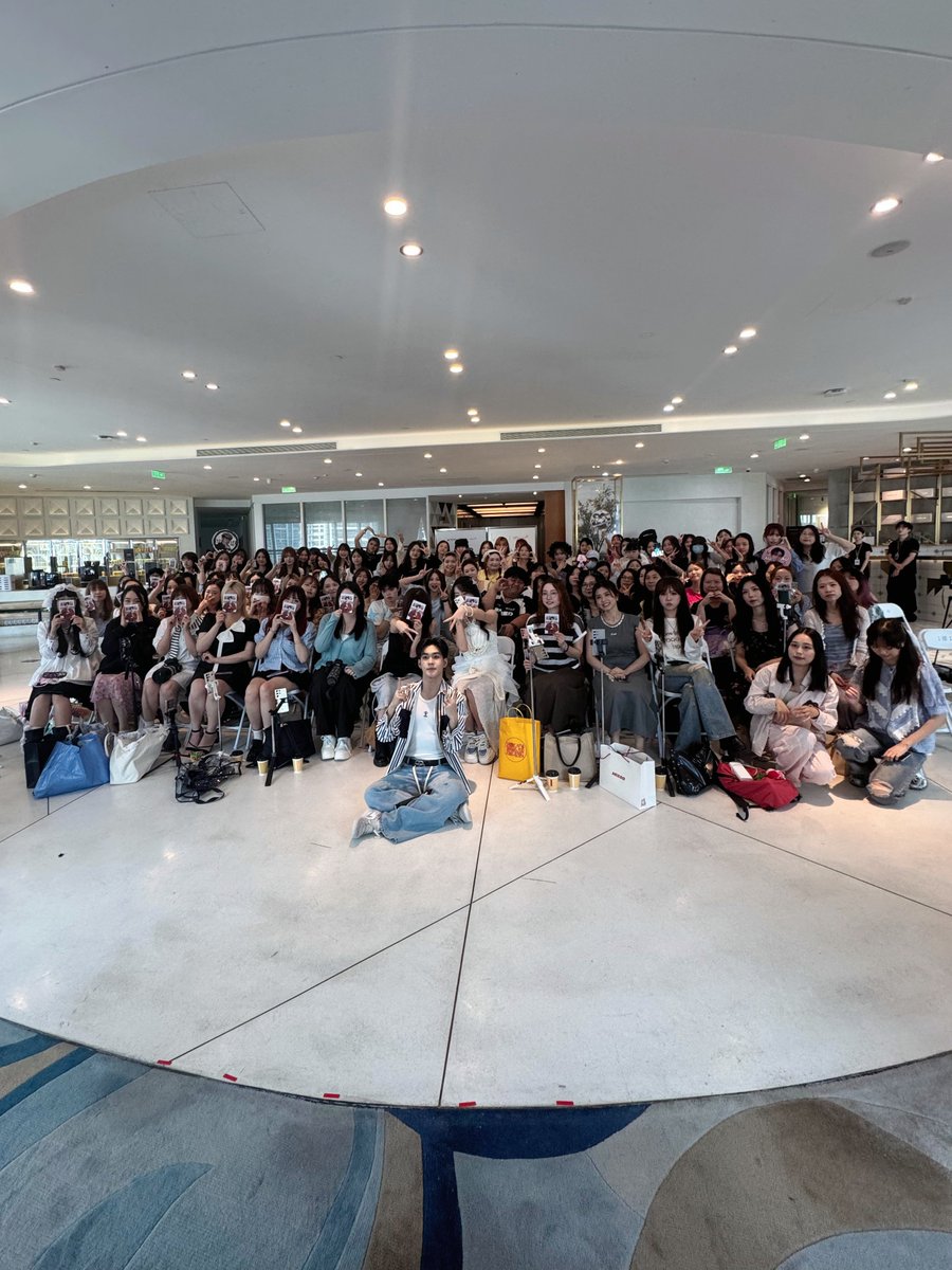 DomundiTV's tweet image. ขอขอบคุณแฟน ๆ ทุกคนที่มาเจอกัน และมาร่วมกิจกรรมไปด้วยกันกับ “อู่อู๋” @Auautnp รวมถึงขอขอบคุณทุกกำลังใจที่ส่งมาให้อู่อู๋ในวันนี้ด้วยนะคะ ไว้เจอกันใหม่โอกาสหน้าค่ะ 🥰
 
Thank you everyone for coming to support AuAu at the “双子星洲 x BEEPLUS” This event could not have happened…