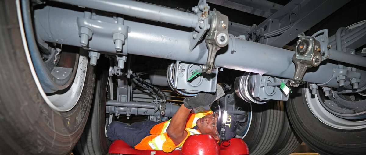 CVSA's tweet image. It's Brake Safety Week. From Aug. 24-30, commercial motor vehicle inspectors throughout North America will focus on the importance of properly functioning and well-maintained brake systems by conducting brake-focused inspections. #BrakeSafetyWeek
cvsa.org/news/2025-bsw-…