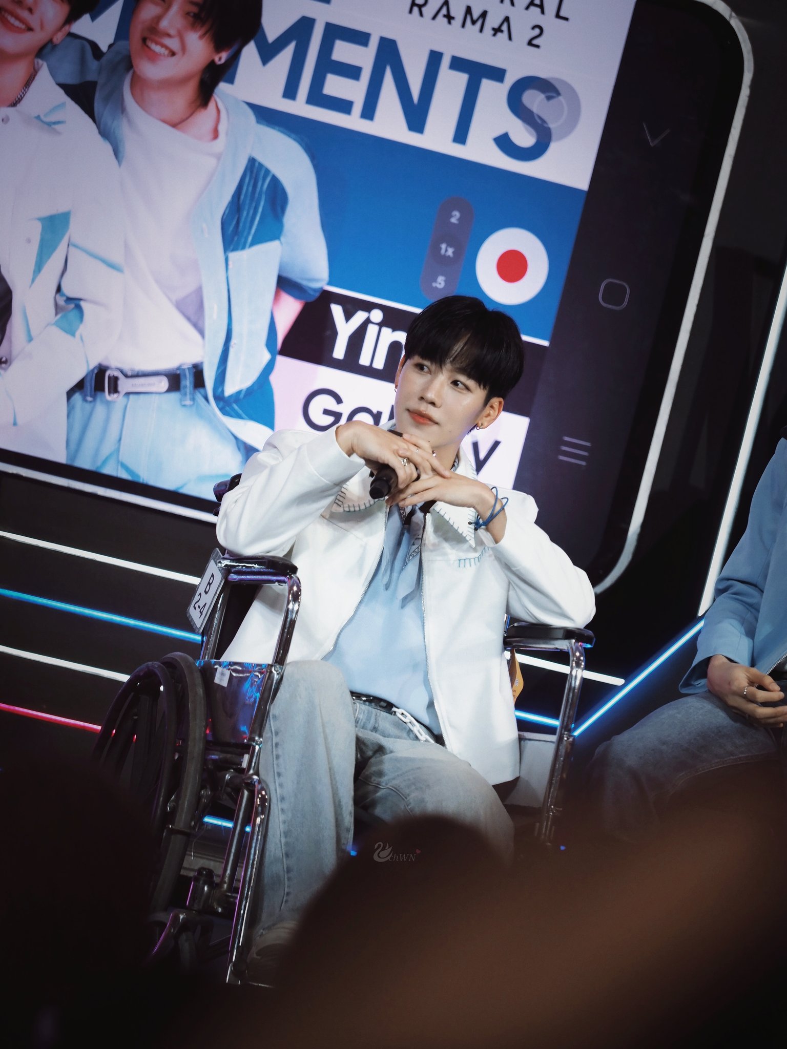 GMMFANFES blueray 写真集　brightwin ohmnanon GMMFANFES blueray 写真集 brightwin ohmnanon THE OFFICIAL