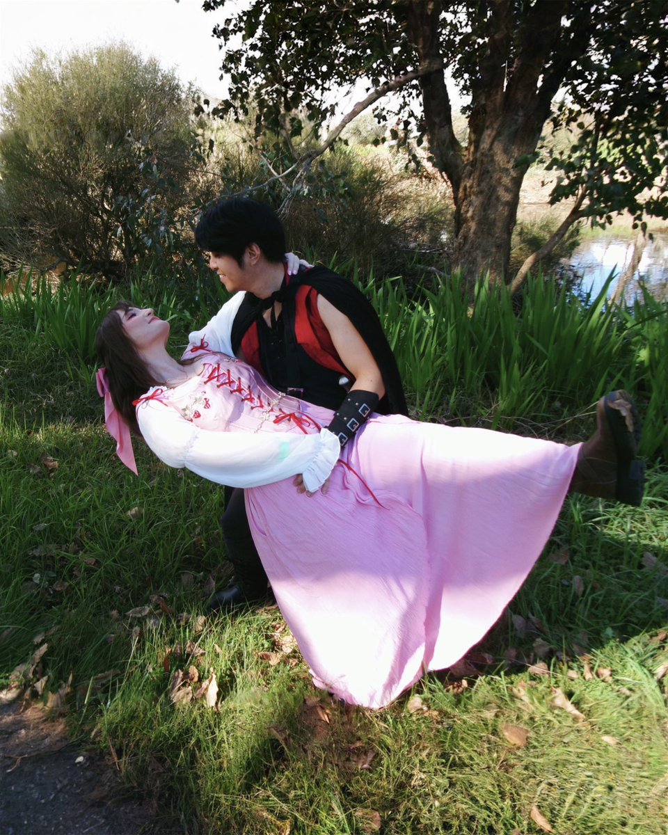 sarah tonin 🍓🎀 tweet media