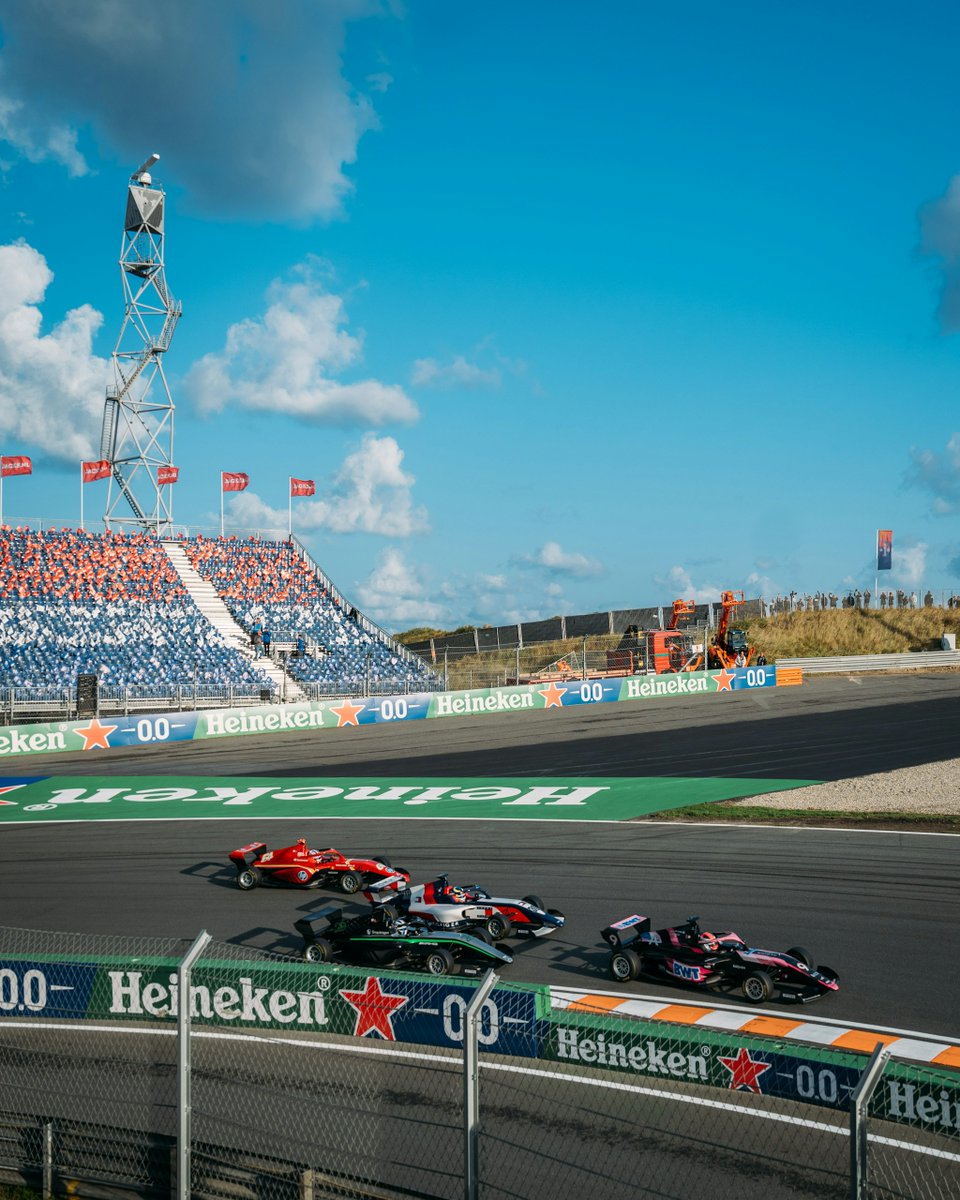 Females in Motorsport tweet media