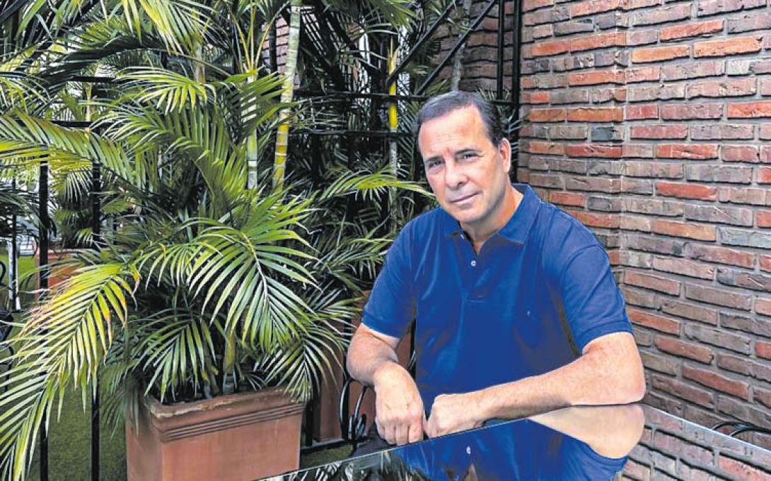"Vizcarra fue un pésimo gobernante, un corrupto, murió muchísima agente por su culpa, es un traidor sistemático y un mentiroso patológico. Pero el peruano es estúpido. Vizcarra es querido en varios niveles sociales. Y se crea el mito muy fácil. Mira a Pedro Castillo. La gente