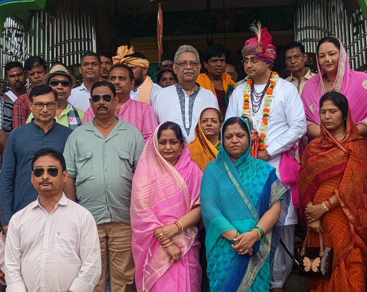 snshindol's tweet photo. Visited Maa Kanakeshwari Thakurani at #Saradapur Panchayet, #Kaniha Block, #Talchar today, with #Talchar n #Baramba Royal families
Sought Her Blessings for my grand nephew, #Raja Vijayendra Deb Birabar Harichandan of #Talchar 😇🙏
#positivevibes #divineblessings #memoriestokeep https://t.co/Xeuq3IszH1