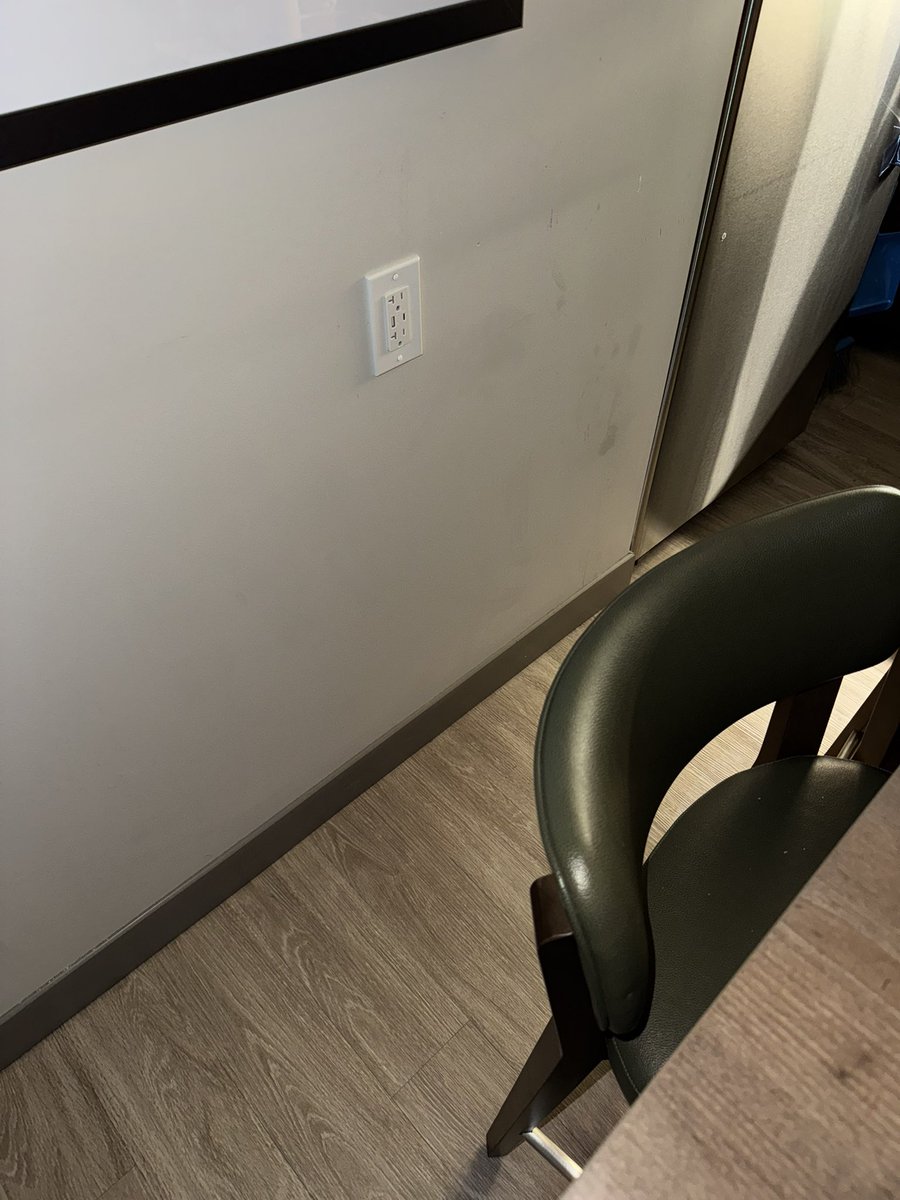 ganogary's tweet image. @FBI @Staybridge #racketering criminals are using wall entry to contaminate poison my items.