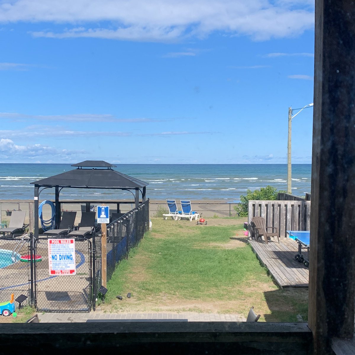 Drinking <a href="/CouchichingBrew/">CouchichingBrew</a> and <a href="/BrewKru1/">Bancroft Brewing Co.</a> in wasaga