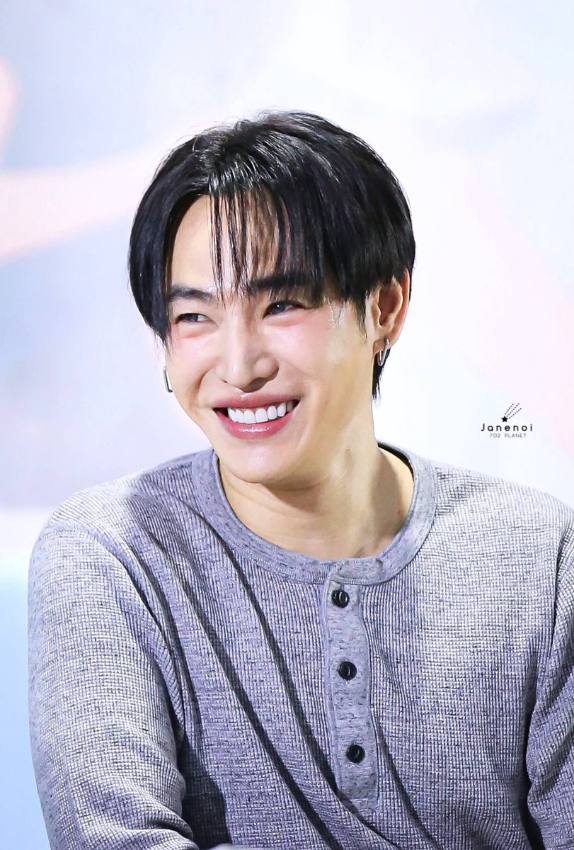 ไฮ.อีย์ผลิต<a href="/peckpalit/">Peck Palit</a> วันนี้ไปshopping อีกหรือเปล่าจ๊ะหรือชิวๆอยู่บ้านเมื่อคืนนุชอ่านthe neverending storyเป็นหนังสือที่ทำให้รู้จักผลิตมากขึ้นอ่านเพลินมากอยากให้เขียนอีกสักเล่มจังจะอยู่ตรงนี้ไปเรื่อยๆจนกว่าจะได้เห็นรอยยิ้มสดใสแบบรูปนี้น้า #เป๊กผลิตโชค️ #PeckPaLitChoke 🥰🦋