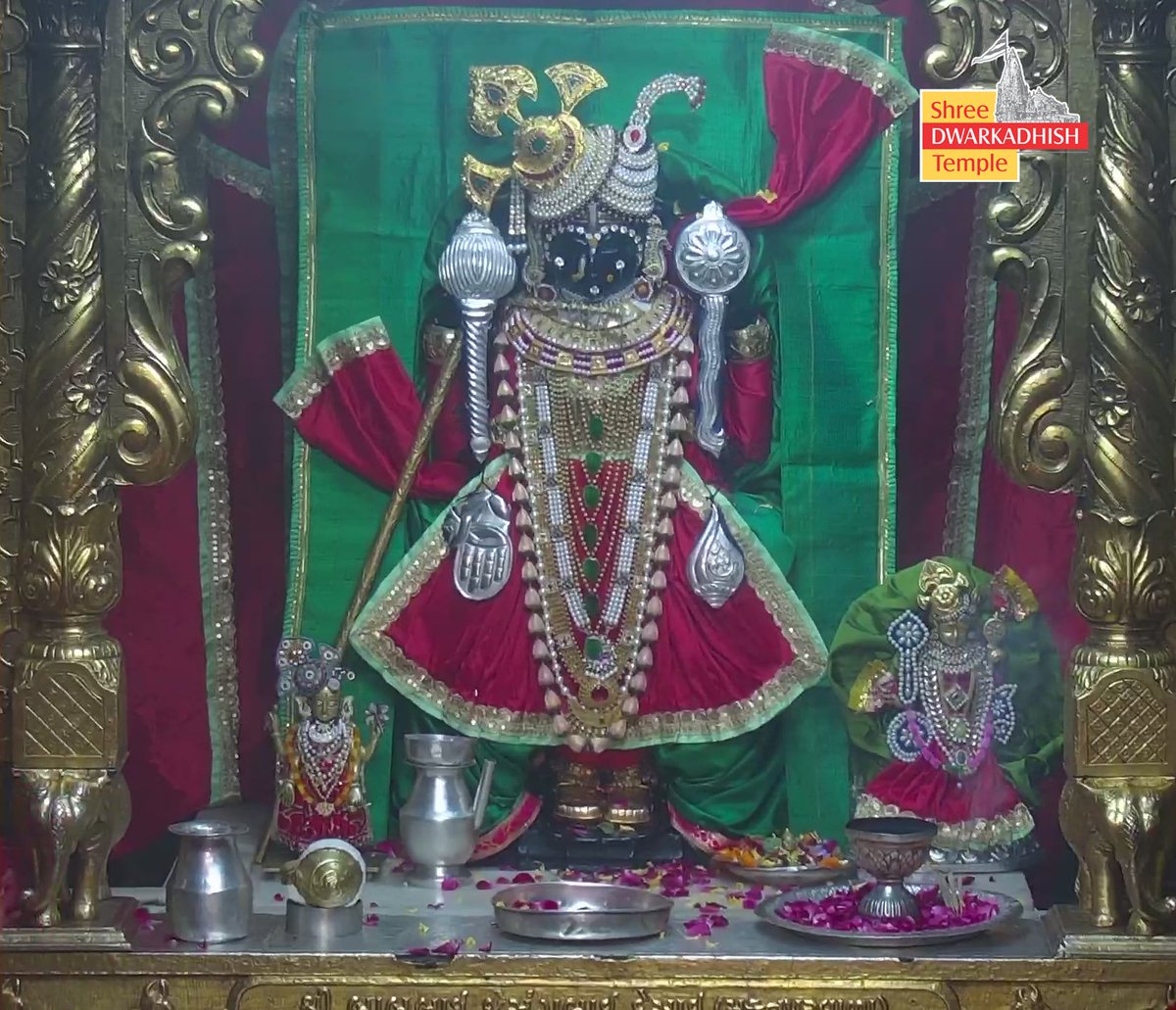 🚩राजाधीराज द्वारीकाधीशजी के संध्या दर्शन 🙏🏻
🌻श्री द्वारकाधीश मंदिर द्वारका,गुजरात🌻
   🌻24/08/2025 रविवार 🌻 
🌼जय श्री कृष्ण 🌼

#dwarka #sandhyaaarti 
#ShridwarikadhishmandirOfficial