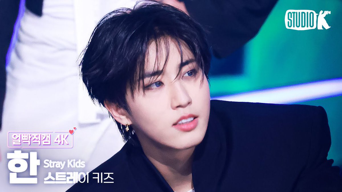 acejisvng's tweet photo. han jisung ceremony fancams 💙

music bank https://t.co/TuehrnddVI
mubank facecam https://t.co/YixEBWc7fP
music core https://t.co/6j3w9YCONv
inkigayo https://t.co/MdP4G0LHf1

#HAN #한지성 https://t.co/r2OsrICW2f