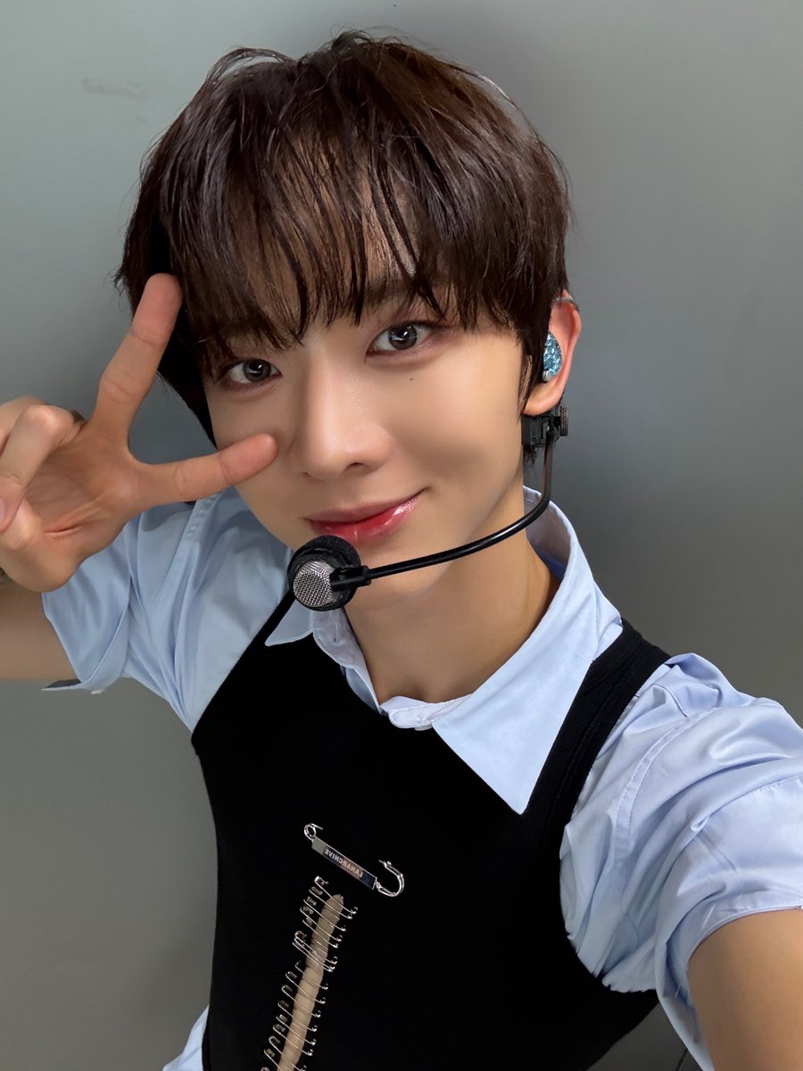 3주간의 음악 박송 끝😎💓
이번 앨범도 좋은 추억 많이 만들어줘서 고맙구 앞으로 더 멋있어지는 이븐이 될게! 고생 많았오☘️

#EVNNE #이븐
#유승언 #YOOSEUNGEON
