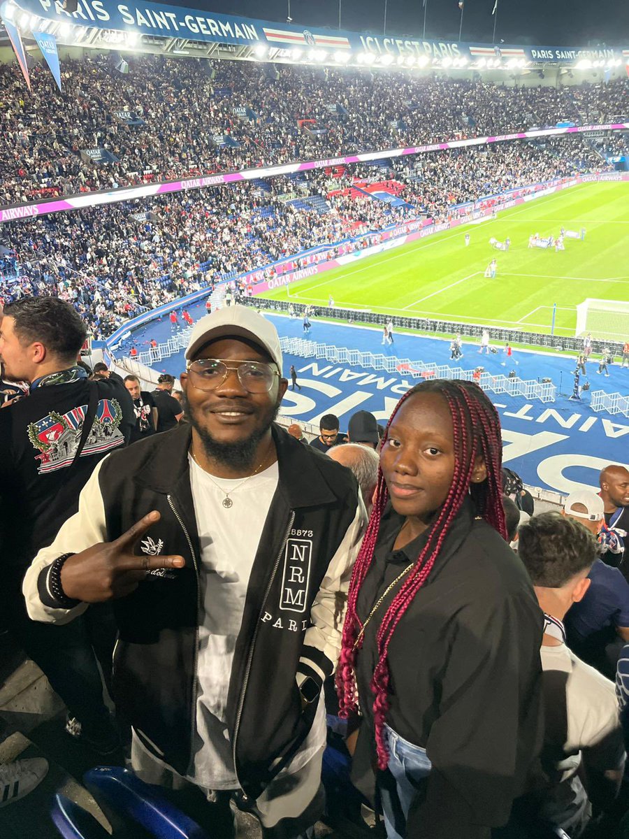 StudHelp_'s tweet image. C’est la reprise 🏟️⚽️

Et quoi de mieux qu’aller voir un match du PSG pour nos bénéficiaires grâce à PSG For Communities  ♥️

20 étudiants ont pu profiter du match dans le célèbre virage Auteuil 🫡