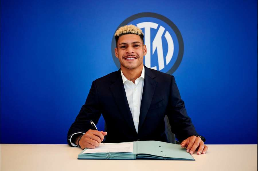 We were better when we were broke.

Inter's transfers under new owners Oaktree over 12 months don't inspire much confidence:

Josep Martínez €14m
Augusto €13m
Arnautovic €10m
Palacios €6m
Zalewski  €8m
Henrique €23m
Bonny €23m
Diouf €20m
Sucic €14m

It feels a bit like