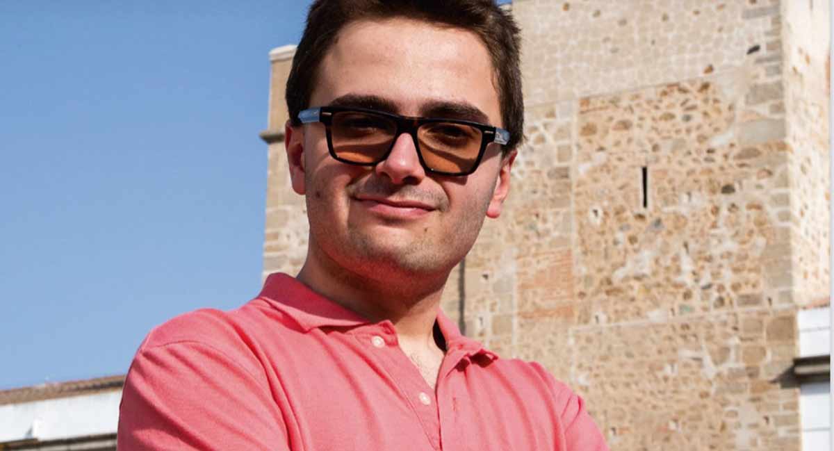 🎙️ El periodista de <a href="/cextremadura/">Canal Extremadura</a> TV, <a href="/JaviMendoza_99/">Javier Mendoza</a>, que inicia el Máster en Periodismo Multimedia en VIU, será el pregonero de las fiestas de <a href="/AyunMontijo/">Ayuntamiento Montijo</a> (Badajoz-España).

ventanadigital.com/javier-mendoza…