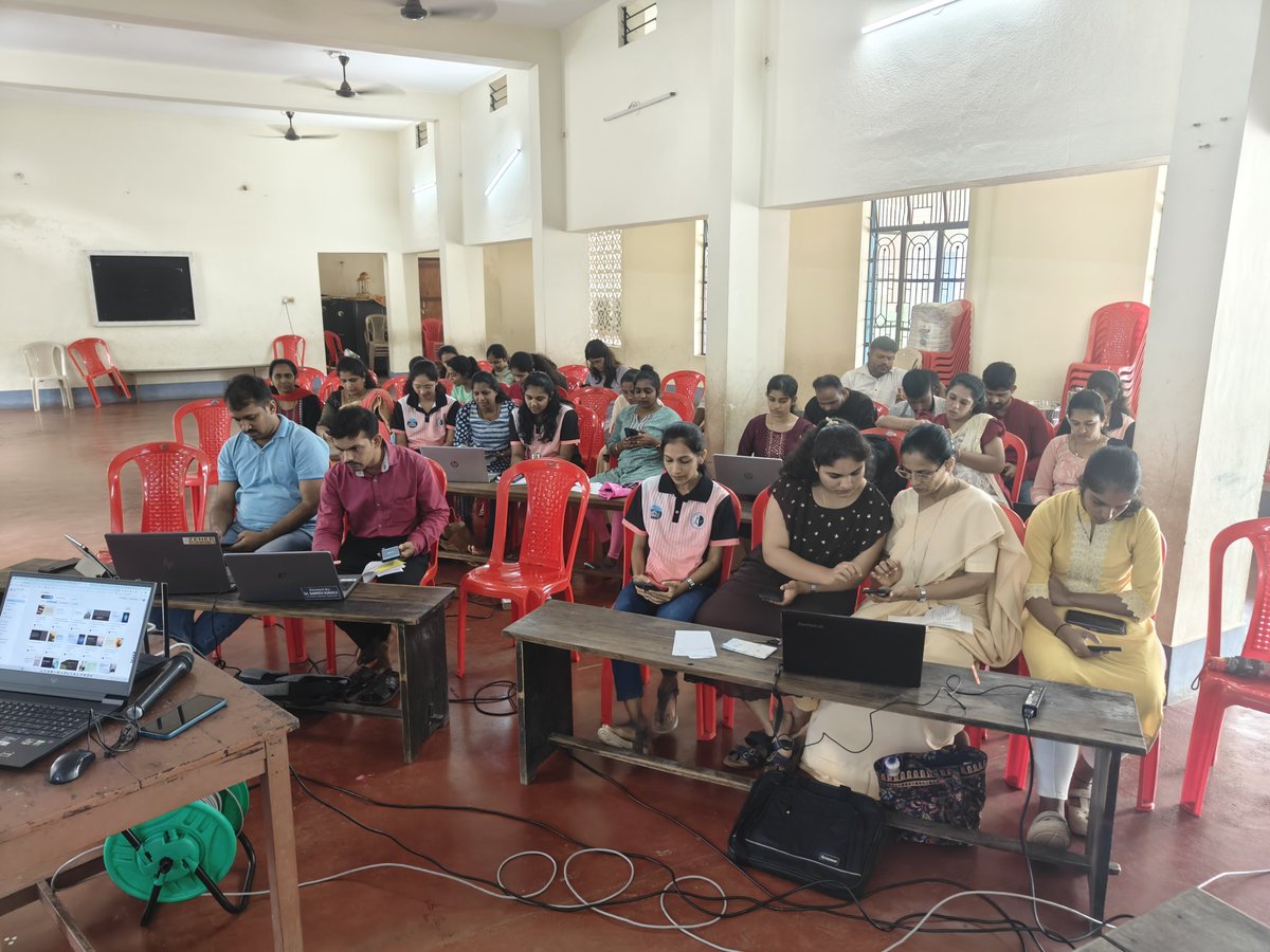 FrAnilIvanFern1's tweet photo. 🚀 The youth of Vorkady Parish explored the power of AI in the session “AI for Professional Excellence” on 17 Aug 2025.
Organised by ICYM Vorkady in collaboration with Canara Communication Centre. 🌐✨@cccmangalore

#AIForExcellence #YouthEmpowerment #ICYMVorkady  #DigitalFuture https://t.co/hpP3lX0maY