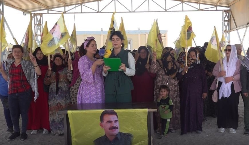Jinên li kampa Waşûkanî azadiya fîzîkî ya Rêber Apo xwest

Meclisa Jinan a Kampa Waşûkanî bi daxuyaniyekê daxwaza azadiya fîzîkî ya Rêber Abdullah Ocalan kir û diyar kir ku azadiya Rêber Abdullah Ocalan azadiya jinan û hemû azadîxwazan e.
