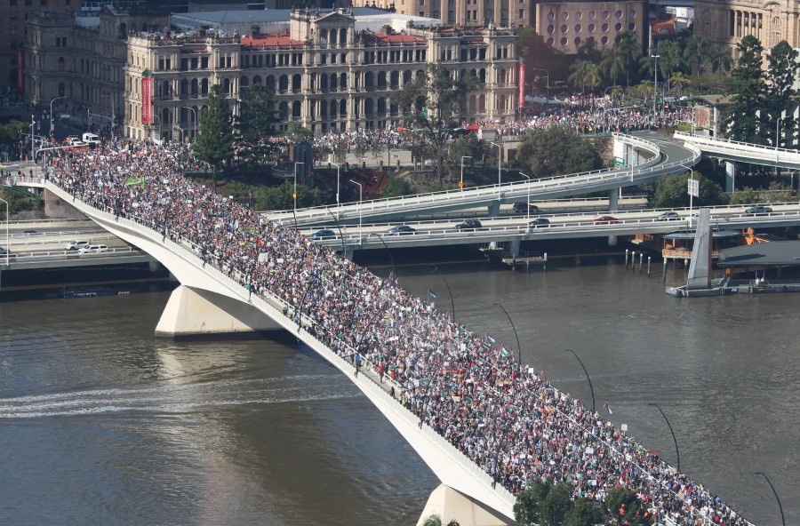 leadersmena's tweet image. Tens of Thousands Rally Across #Australia in Solidarity with Palestinians Amid #GazaFamine Declaration
Read more: leaders-mena.com/?p=90072
#Gaza 
#GazaGenocide