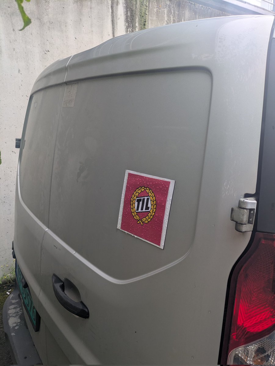 Sei som han som fikk spylervæske i trynet, "kan du melda deg?" 
Kæm har en sånn syk form for humor!?