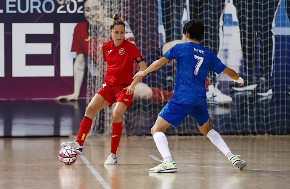 ZonaFutsal (@infozonafutsal) on Twitter photo 🔴Ojo saltan las alarmas 🚨 en la <a href="/SEFutbolFem/">Selección Española Femenina de Fútbol</a> Sala:
🔴Ante las lesiones de Ana Luján y Peque, Cláudia Pons se ve obligada a convocar a Antía y Martita para los amistosos ante Marruecos.
🔴Se desconoce la gravedad de sendas lesiones.
ℹ️: rfef.es/es/noticias/ca…
📸RFEF 🔴Ojo saltan las alarmas 🚨 en la <a href="/SEFutbolFem/">Selección Española Femenina de Fútbol</a> Sala:
🔴Ante las lesiones de Ana Luján y Peque, Cláudia Pons se ve obligada a convocar a Antía y Martita para los amistosos ante Marruecos.
🔴Se desconoce la gravedad de sendas lesiones.
ℹ️: rfef.es/es/noticias/ca…
📸RFEF
