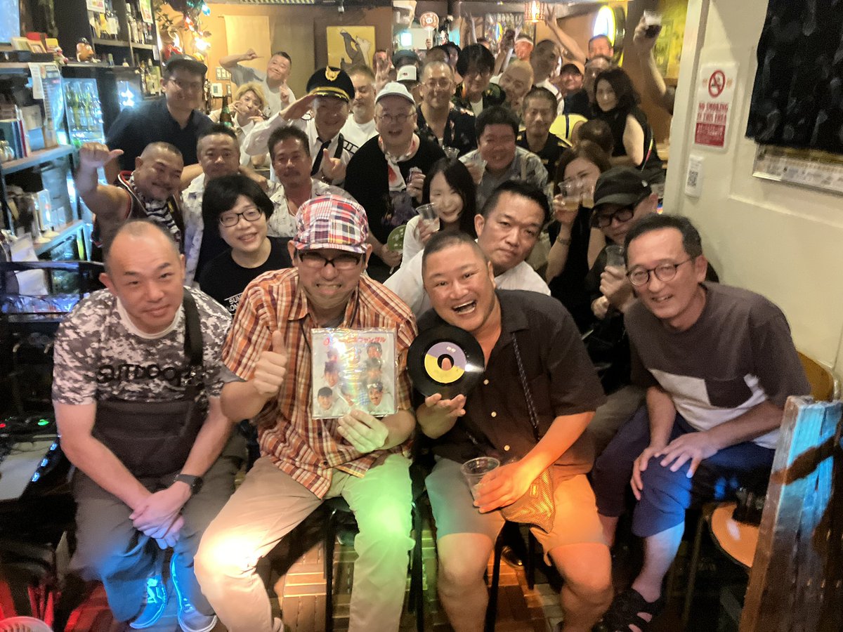 昨夜は復活！舞麗男子音樂會にたくさんの方に来ていただきありがとうございました😭
今夜はブギはお休みをいただきます。是非イントロへー！
#音楽酒場ブギ
#レコードバーintro 
#舞麗男子音樂會