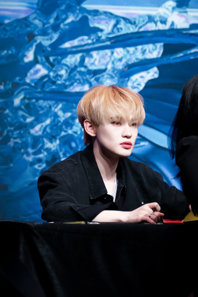 42seno_0's tweet photo. 250823
QQ音乐签售会
◠‿◠
#辰乐 #천러 #CHENLE https://t.co/ICCtI5s9ZW