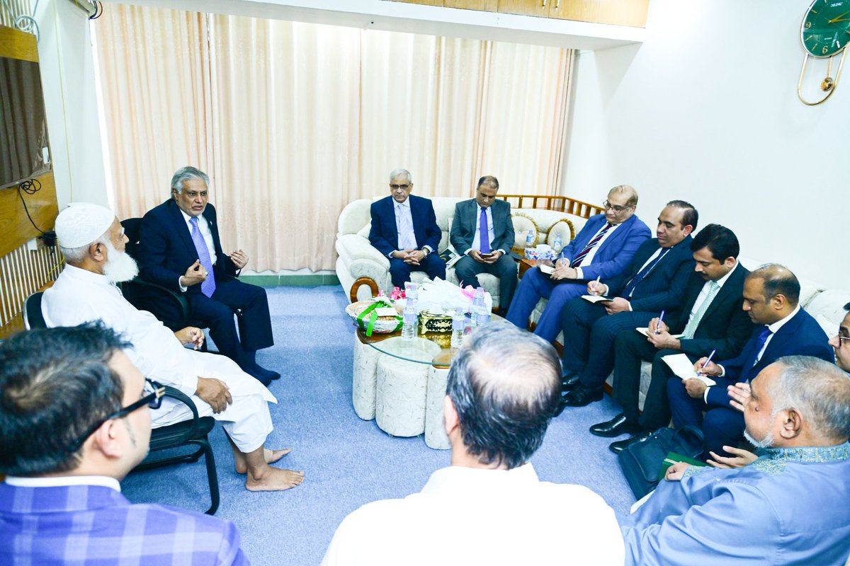 Deputy Prime Minister and Foreign Minister, Senator Mohammad Ishaq Dar <a href="/MIshaqDar50/">Ishaq Dar</a>, visited the residence of Ameer, Bangladesh Jamaat-e-Islami ,Dr. Shafiqur Rahman, who is convalescing after a cardiac surgery. On behalf of the Prime Minister of Pakistan and his own behalf , he