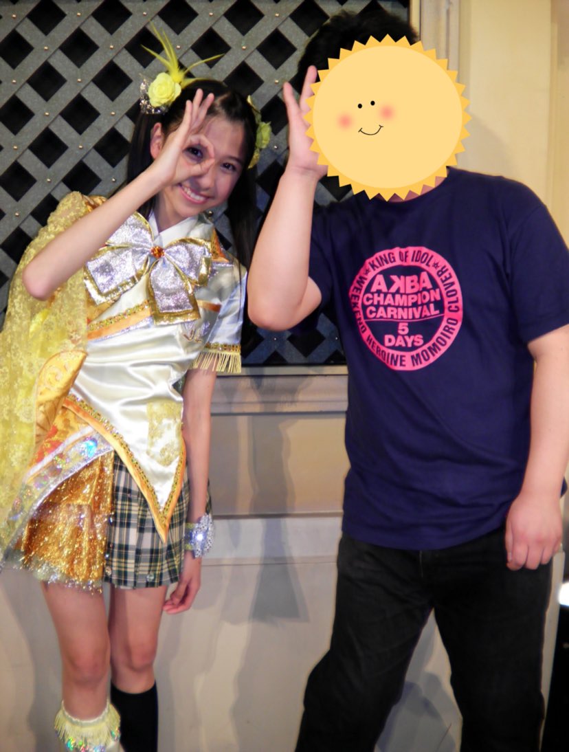 玉井詩織さんの写真集お渡し会
さすがに最後に話し出来たのが12年前の新木場なので認知切れてるだろうけどとりあえずUDX時代のTシャツで行ってみて久しぶりって言ったワイの顔見た瞬間に口に手を当てて驚いてくぢらさんと呼ばれた！
こんなモブヲタ覚えてるなんてしおりんスーパーアイドル過ぎるよ🥲